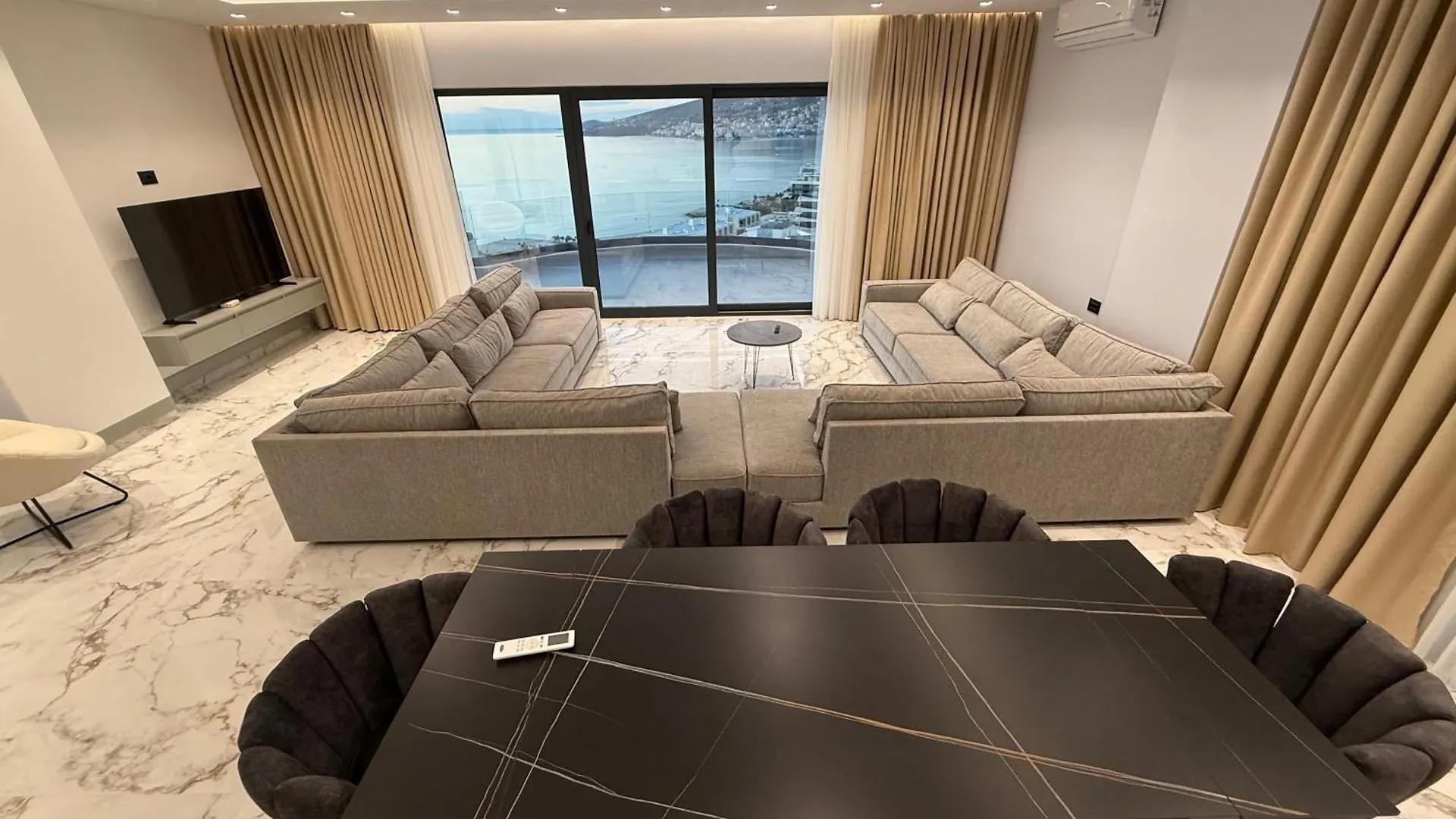 Twin Luxury Penthouses Sarandë Albania