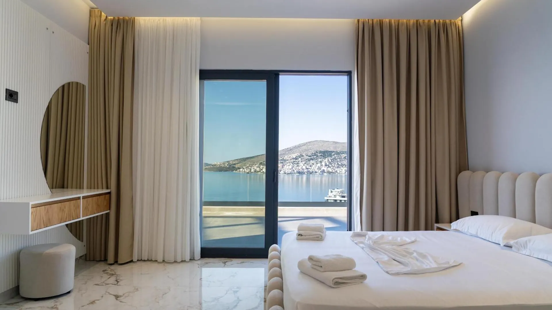 Twin Luxury Penthouses Sarandë