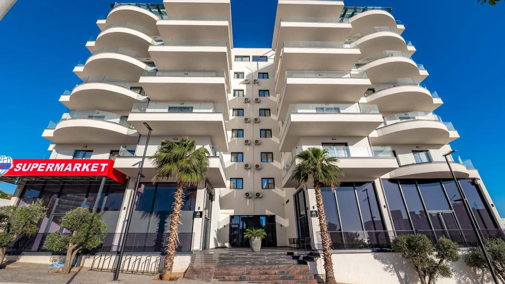 Twin Luxury Penthouses Sarandë 0*,