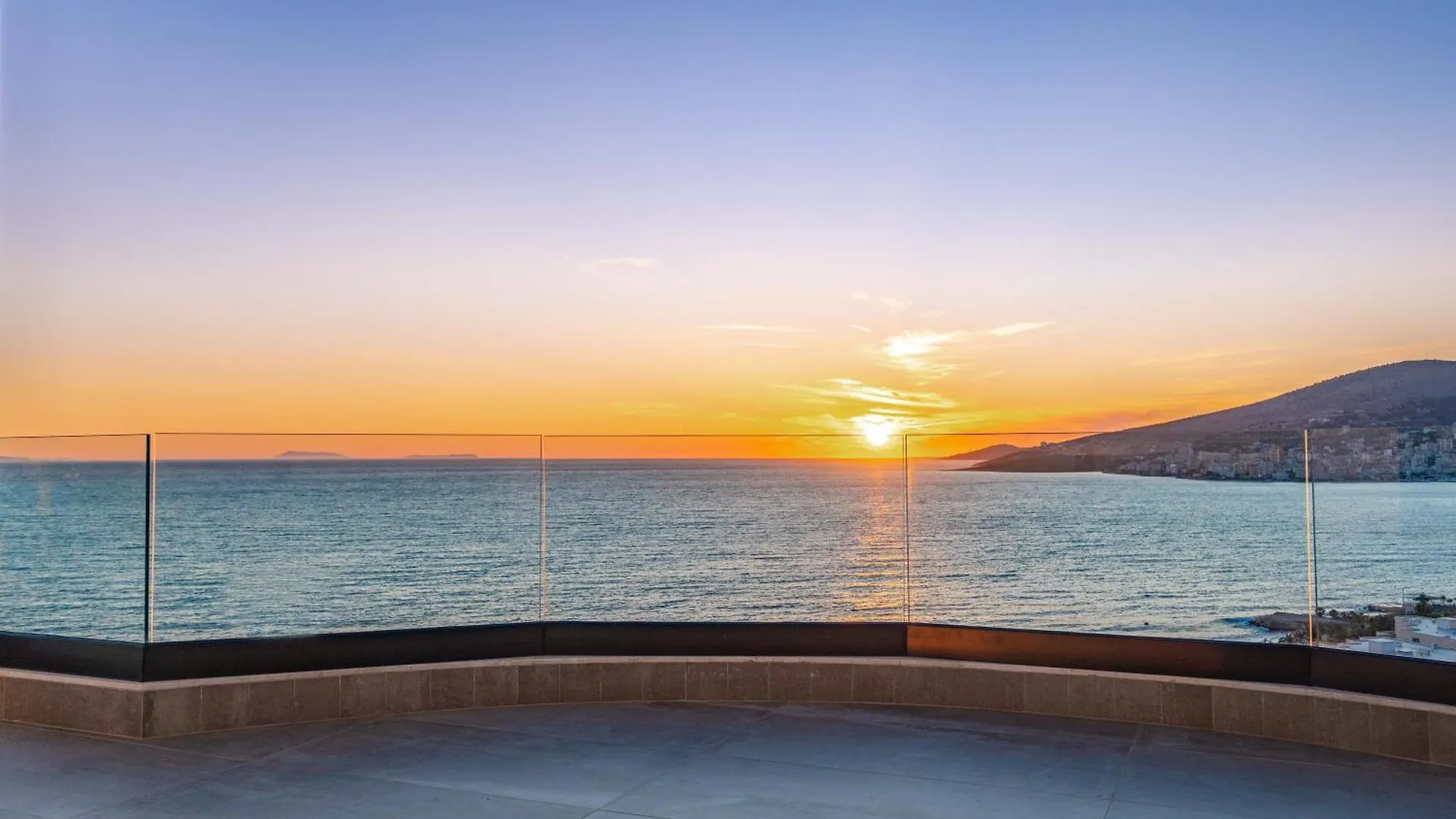 Twin Luxury Penthouses Sarandë Appartamento